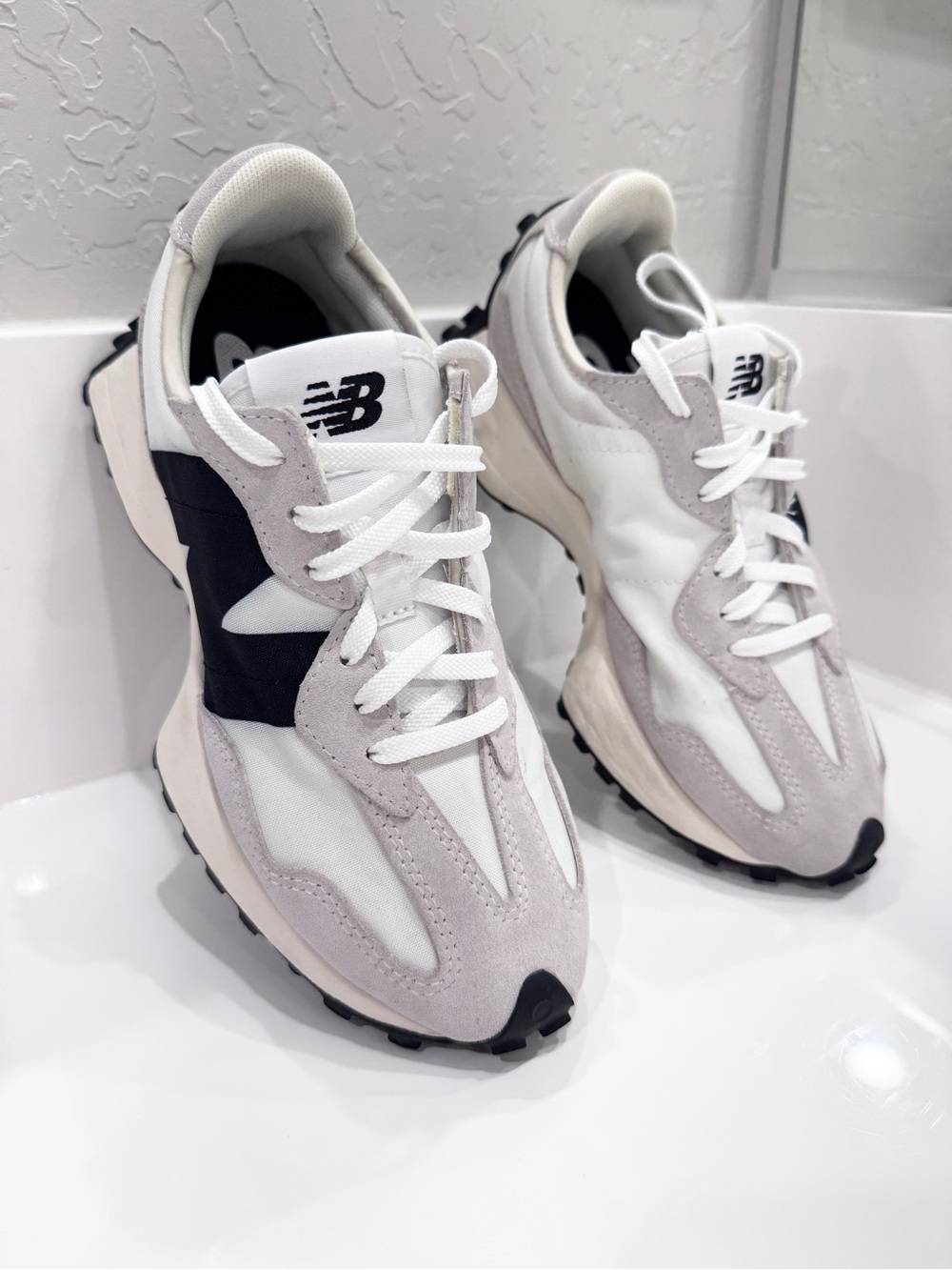 Women's New Balance 327 Sneakers
84881-WS327TC-Sea-Salt-White-Black Size  6US - Picture 6 of 9